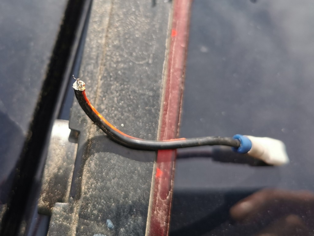 third brake light wires 02.jpg