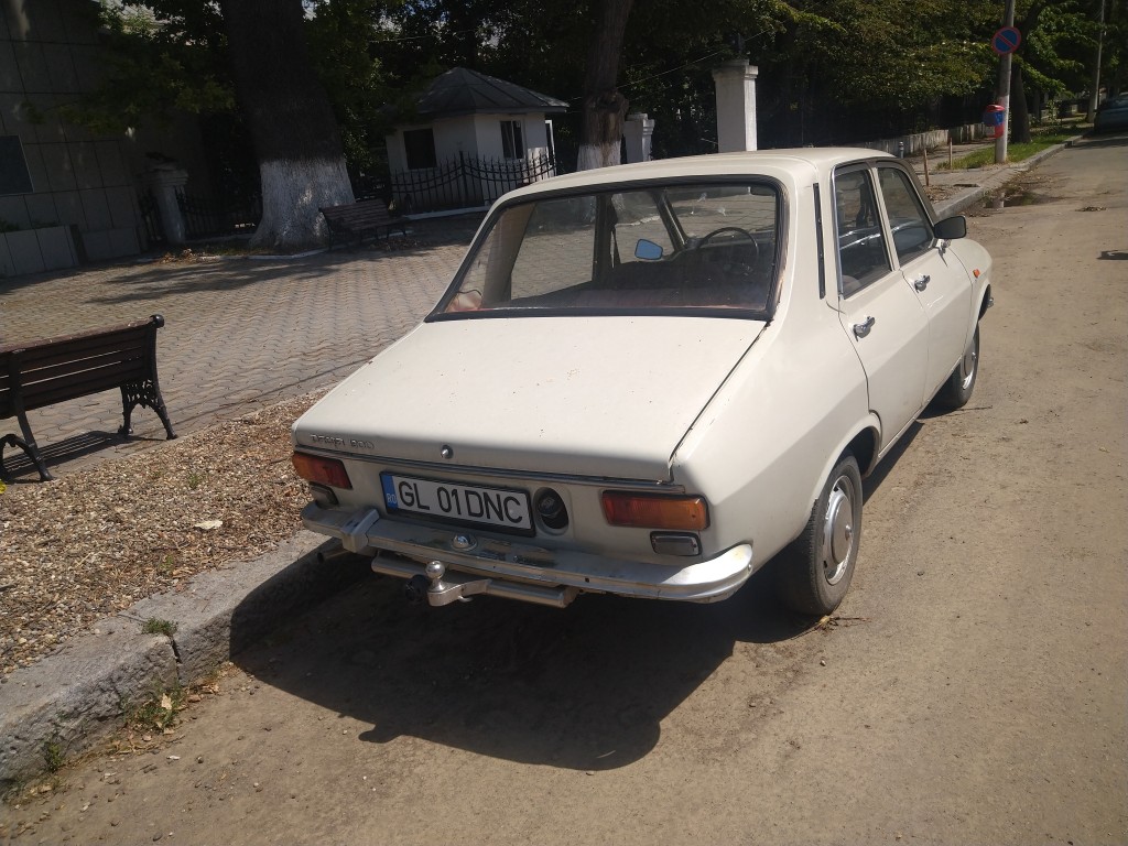 Dacia 1300 -1.JPG