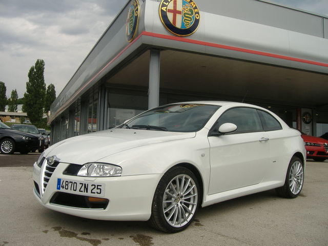 Alfa GT alb in franta.jpg