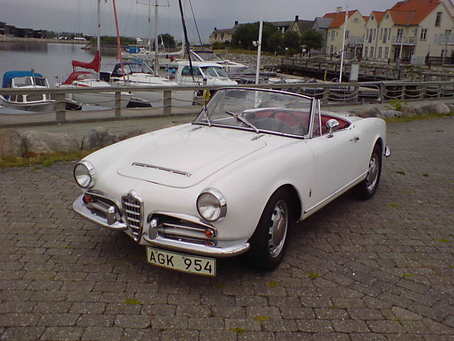 Giulia 1600 Spider.JPG