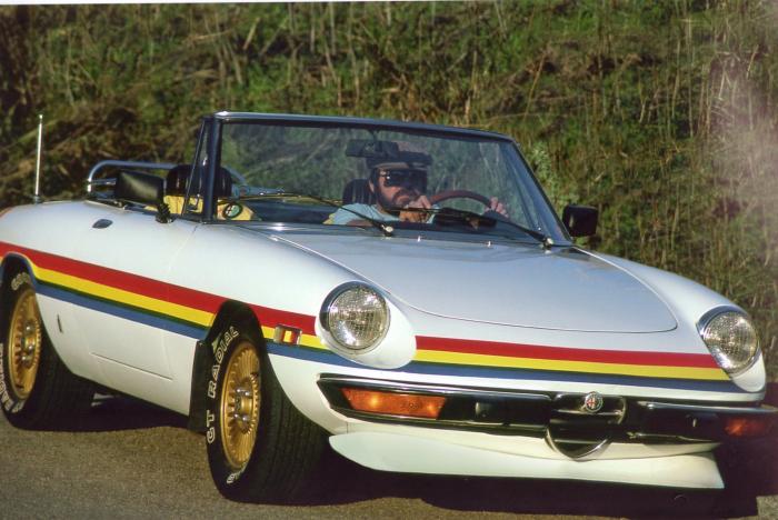 Alfa Romeo Spider alba tricolor.jpg