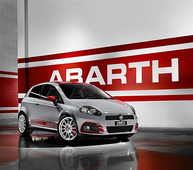 Abarth Grande Punto SuperSport (Small).jpg