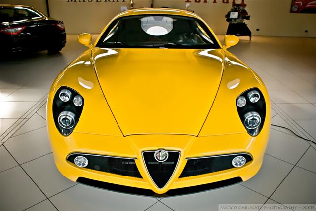 Alfa Romeo 8C competitione galbena 3 (Small).jpg