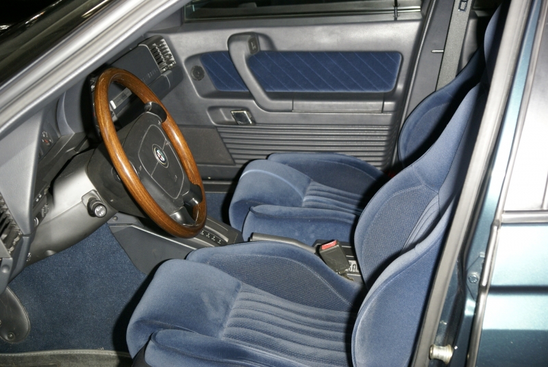 Alfa 164 super interior.jpg