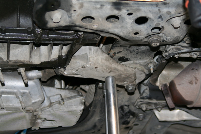 12a-Fixare corecta cric suport motor.JPG