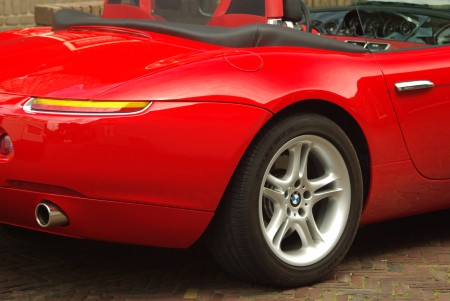 bmw_z8_06.jpg