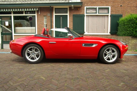 bmw_z8_02.jpg