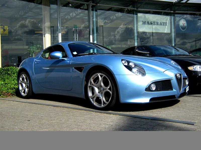 Alfa Romeo  8C Competizione azzuro (Medium).jpg