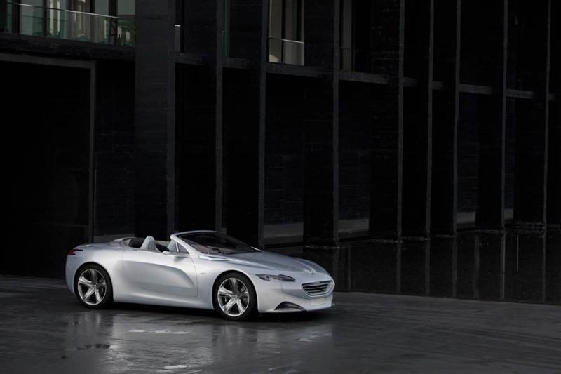Peugeot SR1 Concept_02 (Medium).jpg