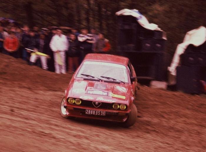 Alf GTV6 rally drift.jpg