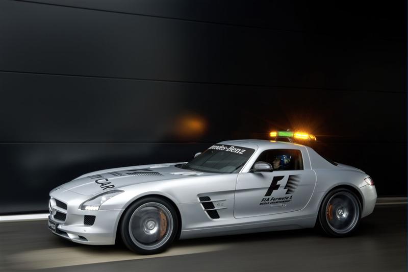 Mercedes SLS AMG Safety Car Formula1 2010_01.jpg