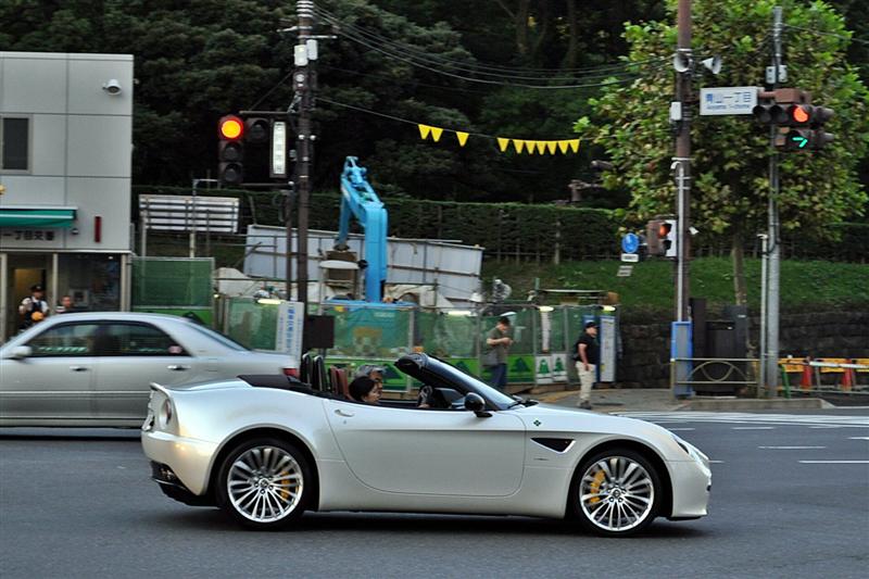 8c spider in tokyo (Medium).jpg