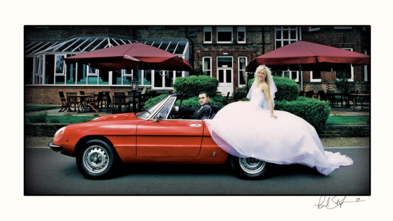 alfa romeo with bride and groom 2 [800x600].jpg