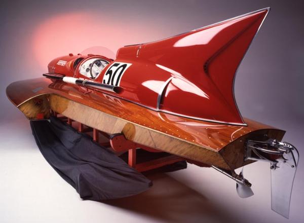 Ferrari-V12-powered-1953-Arno-XI-motor-racing-boat-to-be-auctioned-at-RM-Auctions-during-2012-F1-Monaco-GP-3.jpg