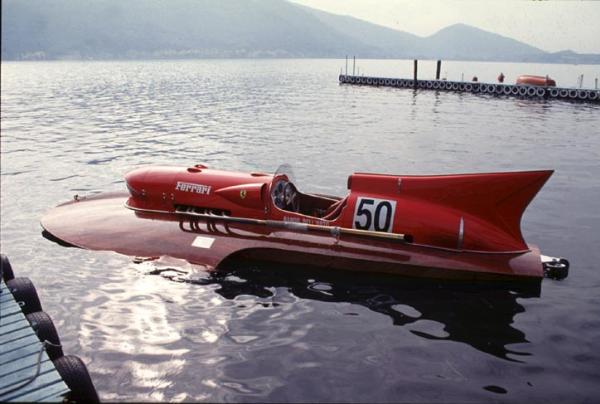 Ferrari-V12-powered-1953-Arno-XI-motor-racing-boat-to-be-auctioned-at-RM-Auctions-during-2012-F1-Monaco-GP-4.jpg