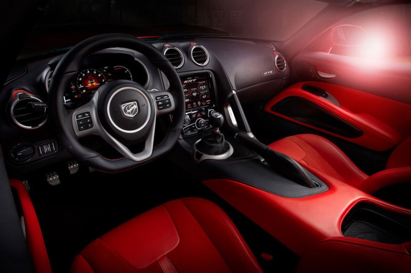 2013-srt-viper-23m.jpg