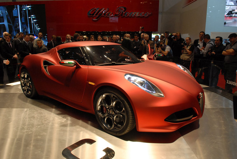 alfa-romeo-4c-al-salone-di-ginevra-2011_2.jpg