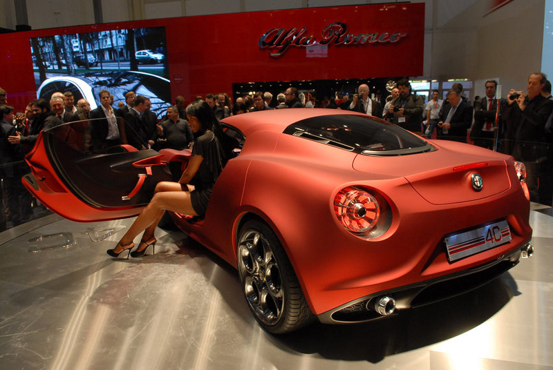 alfa-romeo-4c-al-salone-di-ginevra-2011_8.jpg