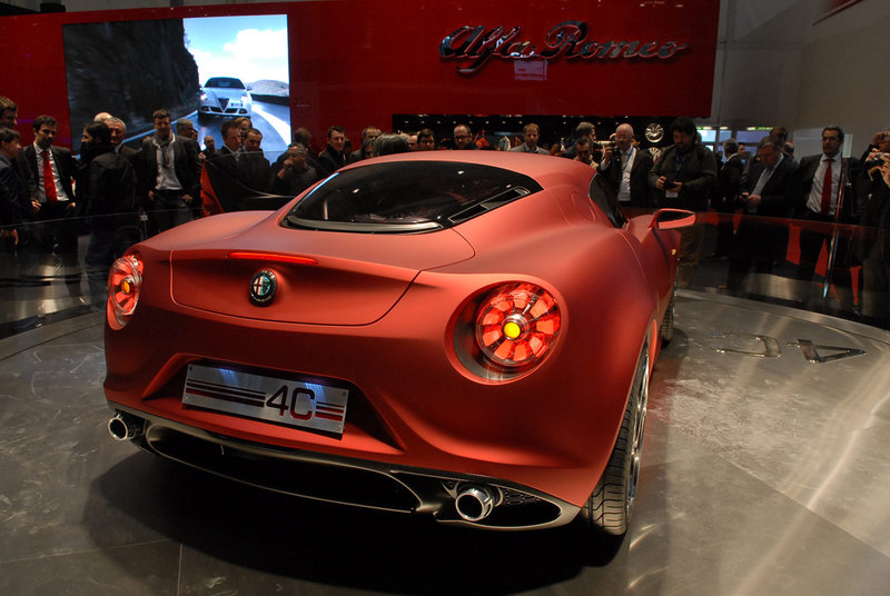 alfa-romeo-4c-al-salone-di-ginevra-2011_10.jpg