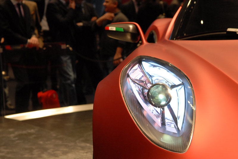 alfa-romeo-4c-al-salone-di-ginevra-2011_15.jpg