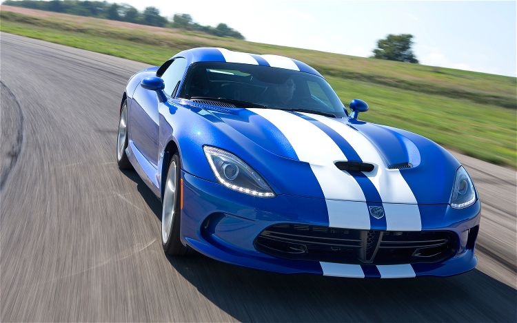 2013-SRT-Viper-GTS-blue-front-view-in-corner.jpg