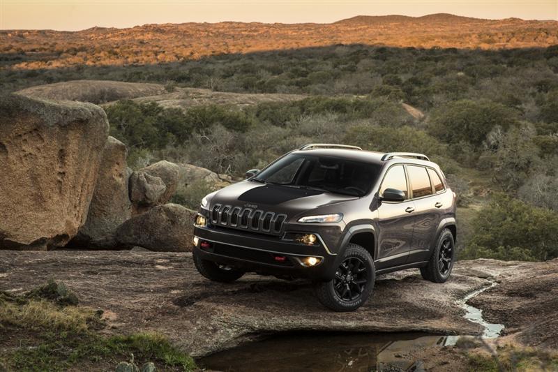 2014-Jeep-Cherokee-SUV-3[3] (Custom).jpg