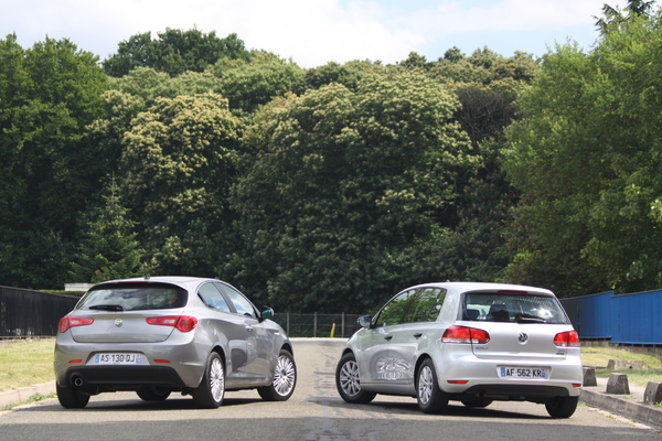 S7-Alfa-Romeo-Giulietta-vs-Volkswagen-Golf-le-feu-et-la-glace-189255.jpg