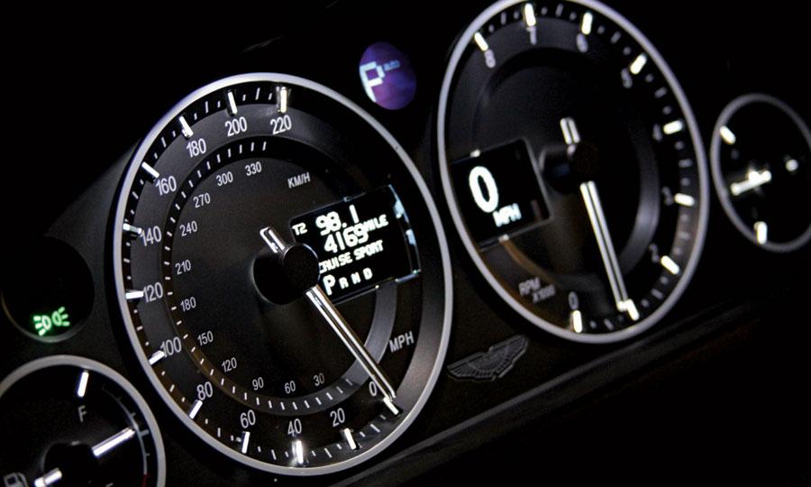 Aston-Martin-DBS-Carbon-Edition.jpg