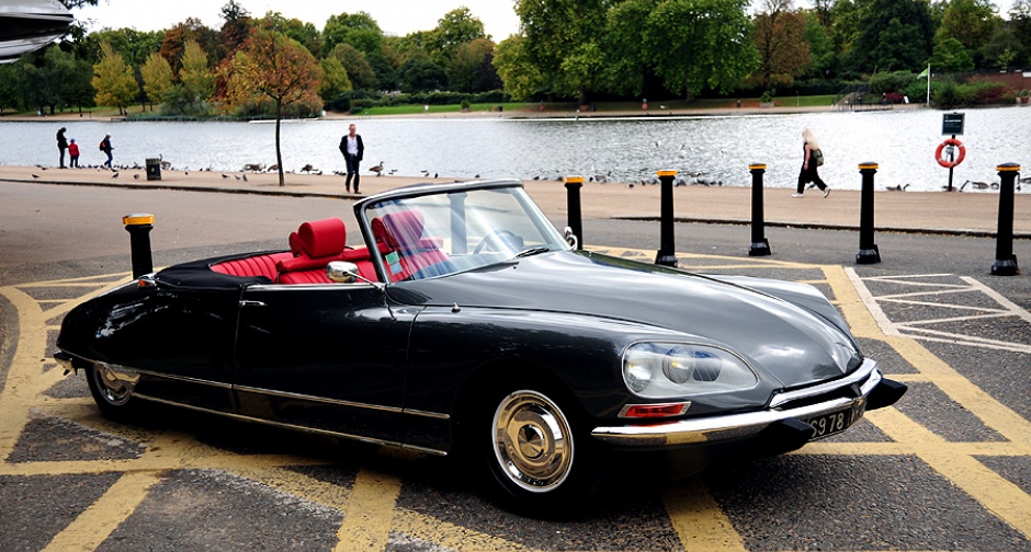 Citroen_DS_Decapotable_driven_01pop.jpg