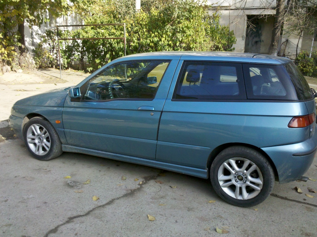 alfa romeo 145.jpg