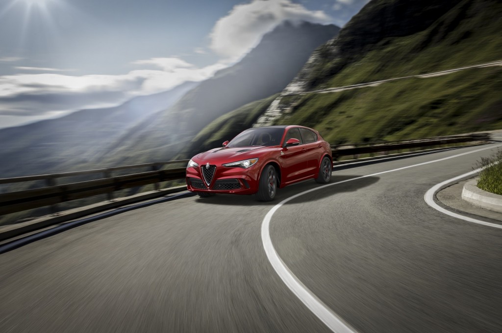 161116_Alfa_Romeo_Stelvio_Quadrifoglio_04.0.jpeg