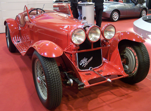 Alfa_Romeo_8C_2300_Spider_Corsa_1932_red_vr_TCE.jpg