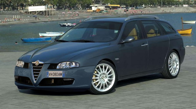 Alfa Romeo 156 SW cu bot de GT.jpg