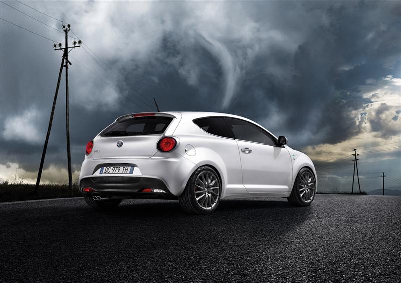 Alfa Romeo MiTo Quadrifoglio Verde_01 (Medium).jpg