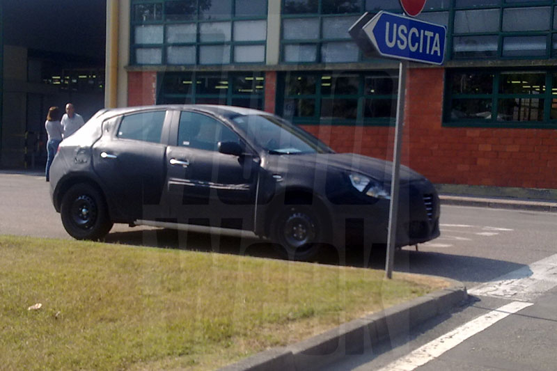 Alfa Milano Spy shot1.jpg