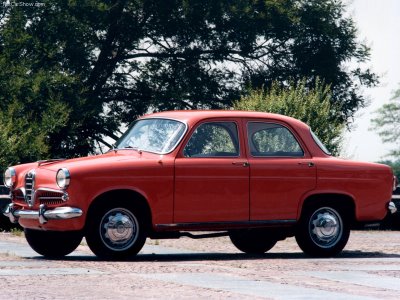 Alfa_Romeo-Giulietta_Berlina_1955.jpg