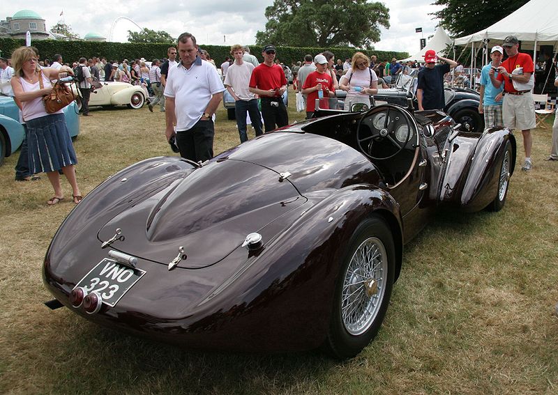 800px-1938_ALFA_Romeo_6C_2300B_Mille_Miglia_Spyder2.jpg