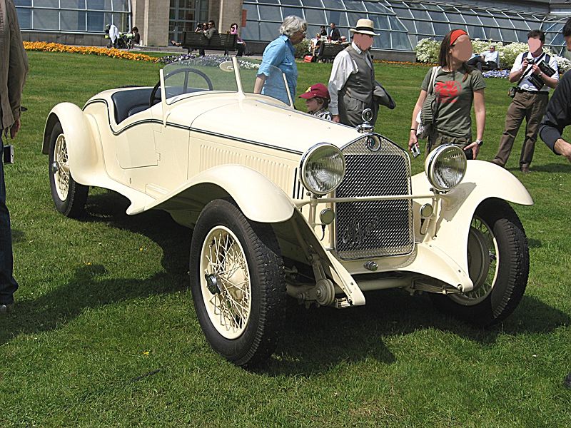 800px-Alfa-Romeo_6C-1750-Spider.jpg