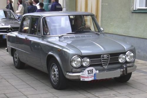 alfa-romeo-giulia-super-1973.jpg