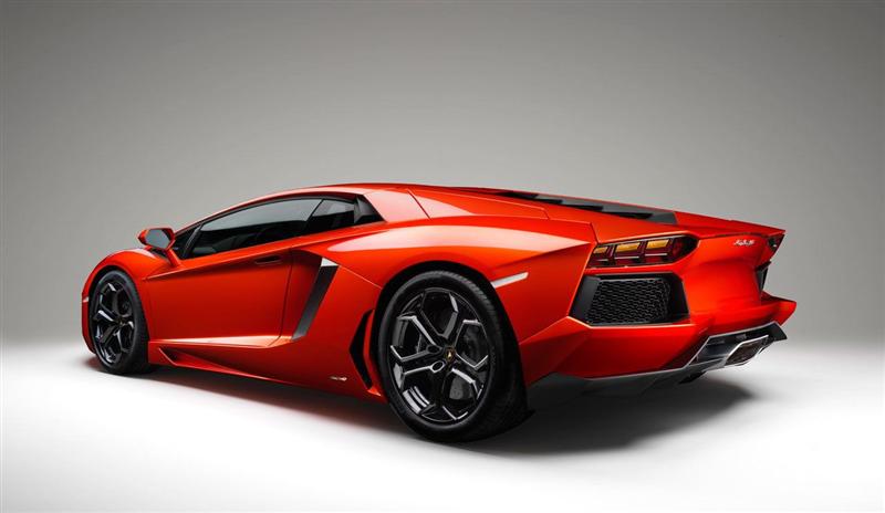 LamborghiniAventadorLP7004_04.jpg