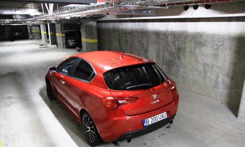 giulietta underground.jpg3 mic.jpg