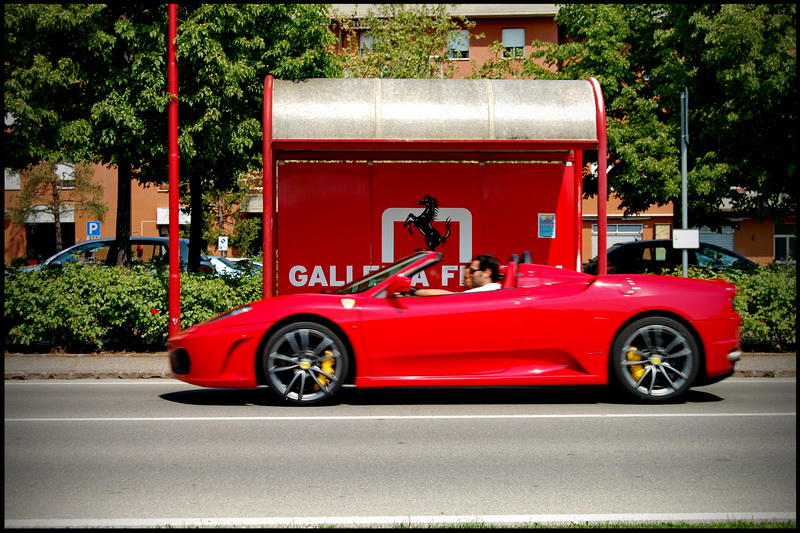 BUS Galeria Ferrari.jpg