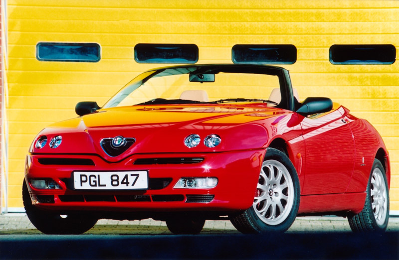 alfa-romeo-spider-30-v6-24v-07.jpg