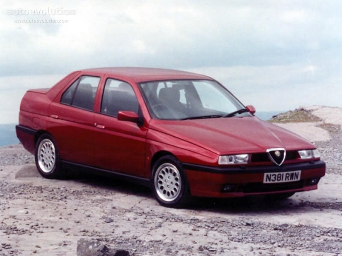 ALFAROMEO155-medium-737_11.jpg