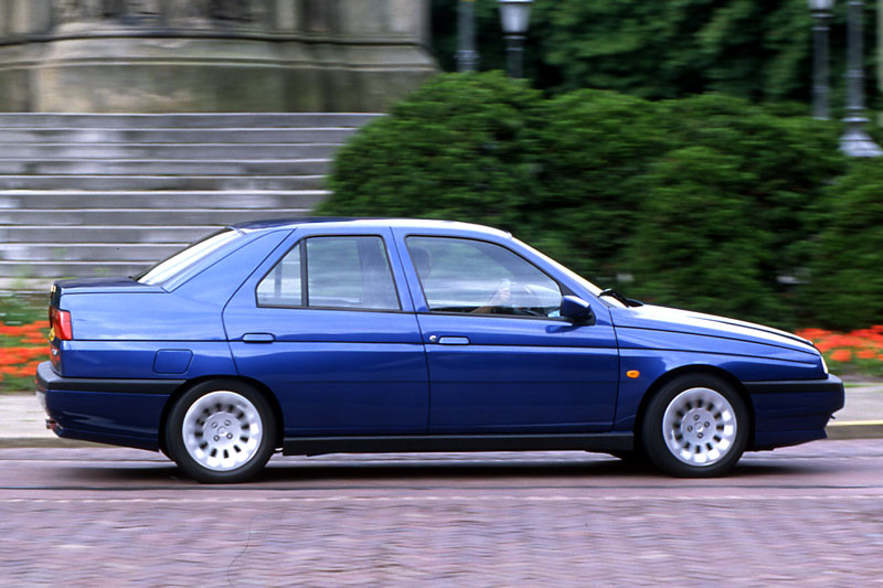 Alfa_Romeo_155_3_7ef.jpg