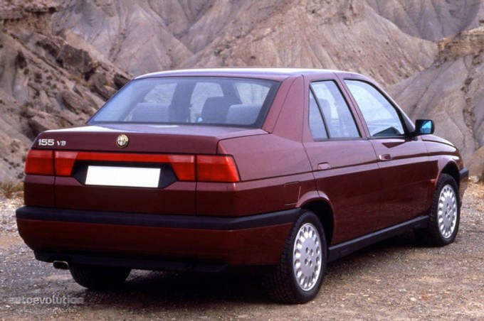 ALFAROMEO155-medium-737_9.jpg