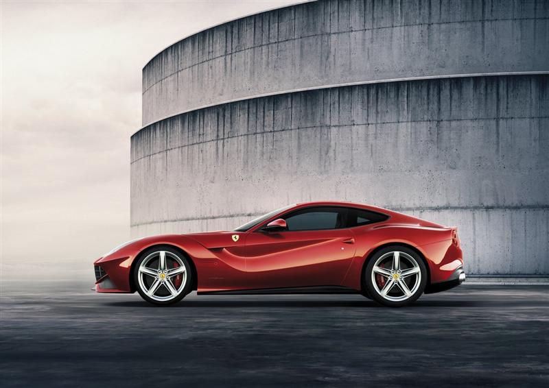 big_ferrari_f12berlinetta_02 (Medium).jpg