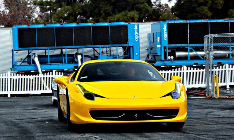 Ferrari 458 Italia giallo [800x600].jpg