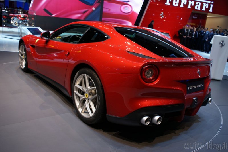 Ferrari F12 Berlinetta la Geneva 2 [800x600].jpg