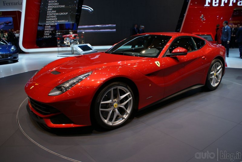 Ferrari F12 Berlinetta la Geneva 4 [800x600].jpg